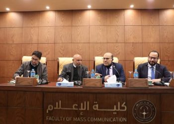 على هامش السيمنار.. عميد إعلام الأزهر: نفخر بباحثي كلية الإعلام