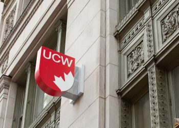 جامعة غرب كندا تقدم منحة لطلاب البكالوريوس