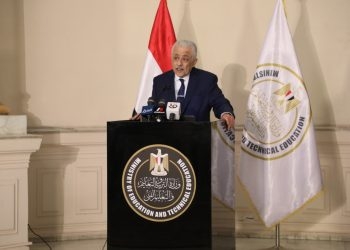 طارق شوقي: امتحانات الثانوية إلكترونيًا بالمدارس ولا علاقة لها "بسستم" سنوات النقل