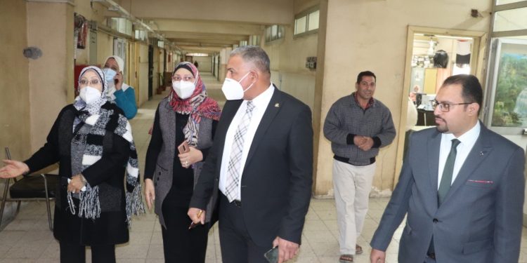نائب رئيس جامعة الأزهر الجديد يتفقد فرع البنات مطالبًا بالاجتهاد في منظومة التحول الرقمي