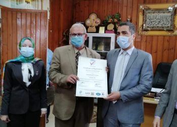 مستشفى جامعة الأزهر بأسيوط تحصل على شهادة اعتماد المعايير الدولية في مجال النظم الإدارية