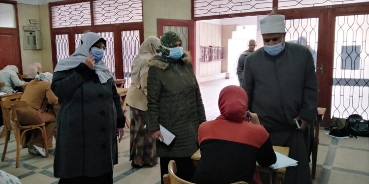 نائب رئيس جامعة الأزهر يتفقد امتحانات كلية الدراسات الإسلاميّة والعربية بالمنصورة