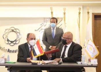 بروتوكول تعاون بين معهد بحوث الإلكترونيات، ومعهد شنغهاي الصيني لنقل التكنولوجيا بين الطرفين 