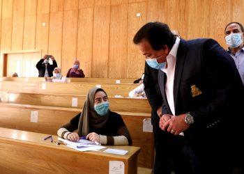 وزير التعليم العالي يواصل جولاته التفقدية ويؤكد على دعم القيادة لتطوير الجامعات الحكومية