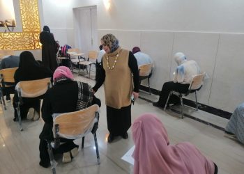وسط التزام تام بالإجراءات الاحترازية... طالبات الدراسات الإسلامية والعربية يؤدين الامتحانات في هدوء تام