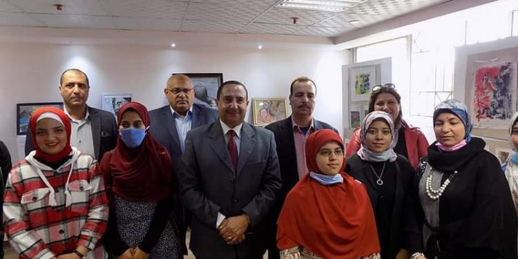 كلية الدراسات الإسلامية والعربية تشارك محافظة بني سويف الاحتفال بعيدها القومي