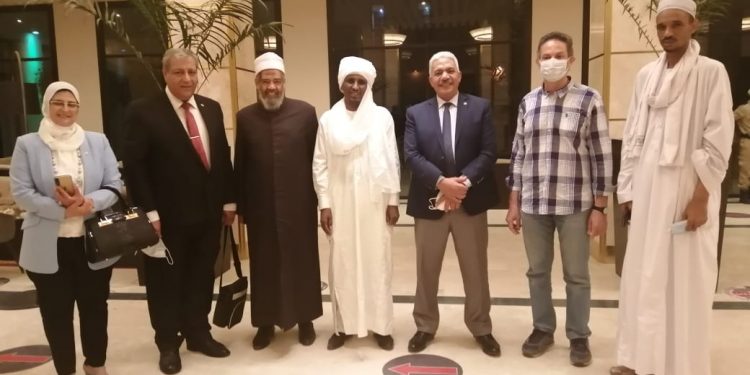 مستشار رئيس تشاد يستقبل وفد جامعة الأزهر