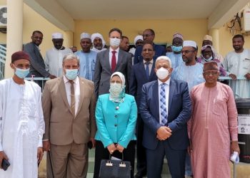 وفد جامعة الأزهر يلتقي عمداء الكليات وهيئة التدريس بجامعة الملك فيصل بتشاد وسط ترحاب شديد