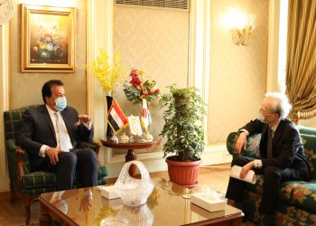 وزير التعليم العالى يبحث مع السفير اليابانى بالقاهرة سبل دعم التعاون العلمى بين البلدين