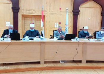 مجلس جامعة الأزهر يقدم التهنئة بتعين فكري نائبًا لرئيس الجامعة وحصول ثلاث كليات على الاعتماد