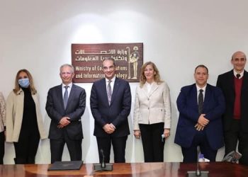 اتفاقية تعاون لتقديم ماجستير مهني من جامعة أوتاوا الكندية في الهندسة الكهربية والحاسبات 