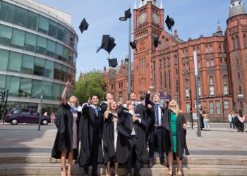 جامعة ليفربول البريطانية تقدم منحة لطلاب الدكتوراه