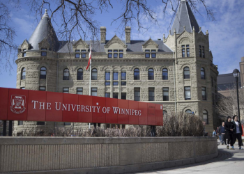 جامعة وينيبيغ تقدم منحة لطلاب الدراسات العليا
