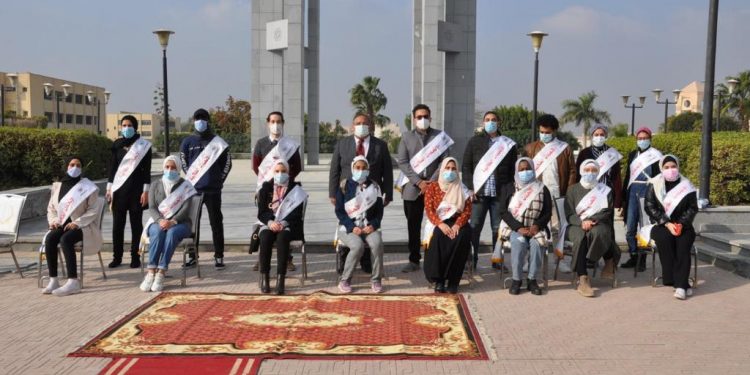 وزير التعليم العالي يتلقى تقريرًا حول مبادرة "صحتك تهمنا"