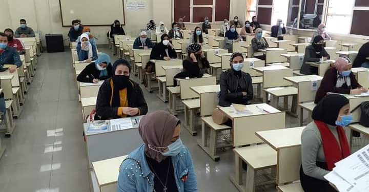 جامعة القاهرة: 36093 طالب وطالبة امتحنوا بنظامي الأونلاين والحضور