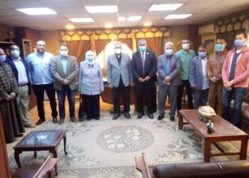 جامعة حلوان تشارك فى تجميل شوارع وميادين حلوان