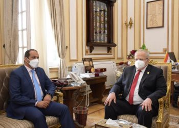 رئيس جامعة القاهرة: الاستعانة بخريجي الجامعة المتميزين للعمل بدولة الإمارات