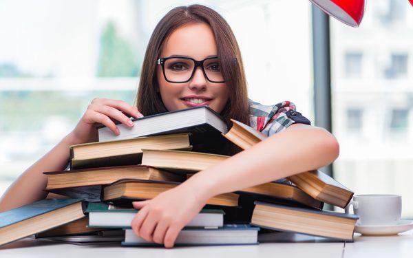 إعلام جامعة القاهرة تنظم دورة الكتابة العلمية لطلاب الدراسات العليا