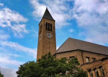 جامعة كورنيل الأمريكية تقدم منحة لطلاب البكالوريوس