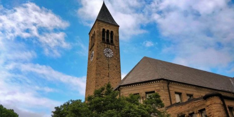 جامعة كورنيل الأمريكية تقدم منحة لطلاب البكالوريوس