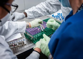 خطوة جديدة.. أول حبوب لعلاج كورونا نهاية العام الجاري