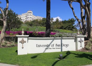 جامعة سان دييغو الأمريكية تقدم منحة لطلاب البكالوريوس