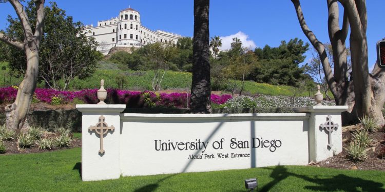 جامعة سان دييغو الأمريكية تقدم منحة لطلاب البكالوريوس