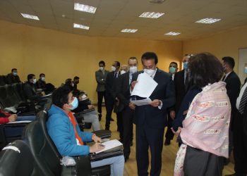 وزير التعليم العالي يتفقد عددًا من لجان الامتحانات بالجامعات الخاصة والمعاهد العليا