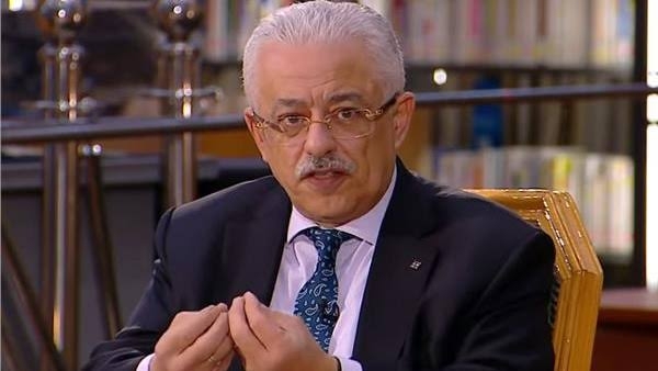 «التعليم» تحيل طالبتين ثانوي للتحقيق بسبب مشاجرة بسلاح أبيض