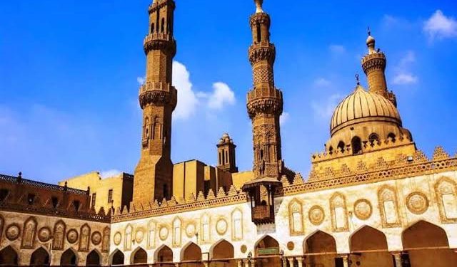 أكاديمية الأزهر تحتفل بتخريج دفعة جديدة من دورة "إعداد الداعية المعاصر" للأئمة الوافدين