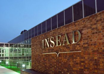 معهد إنسياد يقدم منحة لطلاب الماجستير في فرنسا