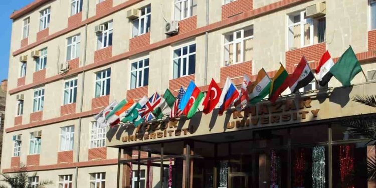 جامعة خازار تقدم منحة لطلاب الدراسات العليا في أذربيجان