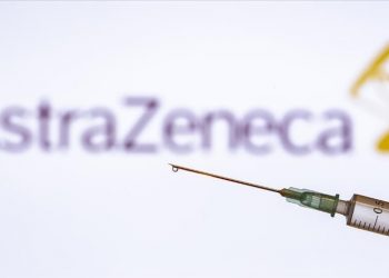 بعد تجلطات الدم.. أسترازينيكا تبرئ لقاحها من اتهامات جديدة