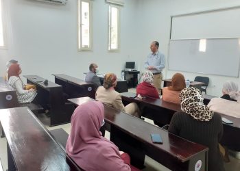 عميد الكلية المصرية الكورية يبحث استعدادات بدء الفصل الدراسي الثاني 