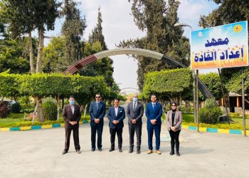 مدير معهد إعداد القادة بحلوان يبحث التعاون مع مراكز إعداد القادة بجامعتي قناة السويس وبنها* 