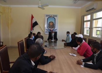 رئيس جامعة الأقصر يجتمع بالأمن الجامعي لمتابعة تطبيق الاجراءات الاحترازية والوقائية