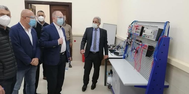 وفد أكاديمي من مؤسسات دولية يتفقد جامعة القاهرة التكنولوجية
