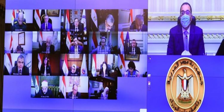 مجلس الوزراء يوافق على إقرار العلاوة الدورية والحافز 