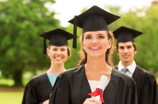 أبرزها أستراليا وأمريكا.. منح الجامعات في 24 ساعة