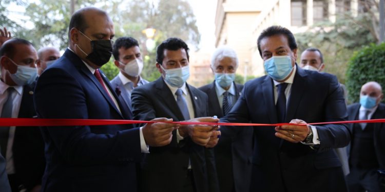 وزير التعليم العالي يفتتح أعمال تطوير وتجديد مبنى الاتحاد الرياضي المصري للجامعات