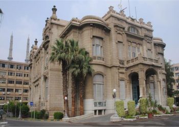 جامعة عين شمس تقدم 10 منح دراسية لطلاب الماجستير والدكتوراه