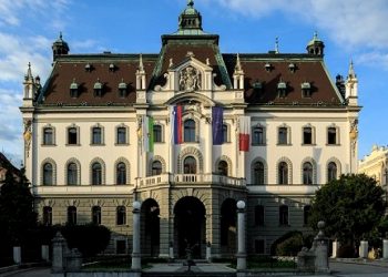 جامعة ليوبليانا تقدم فرصة تدريب صيفي لطلاب البكالوريوس والدراسات العليا عبر الإنترنت