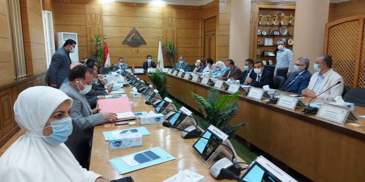 جامعة بنها تبدأ خطوات تطبيق الكتاب الإلكتروني