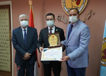 تكريم الفائزين بجوائز الدولة التقديرية والتشجيعية لعام 2020 بجامعة سوهاج