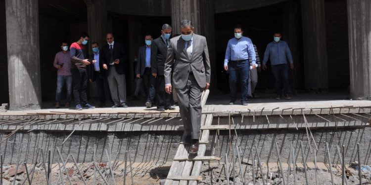 رئيس جامعة كفرالشيخ يتفقد إنشاءات مستشفى الطوارئ ومركز الأورام|صور