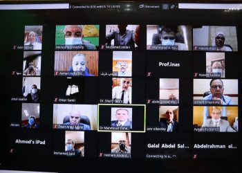 رئيس جامعة المنوفية يوجه بالتوسع في التعليم الهجين والانتهاء من إعلان نتائج الكليات