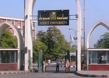 ارتفاع حالات مرضى كورونا بالمستشفى الجامعي إلى 76 بجامعة أسيوط