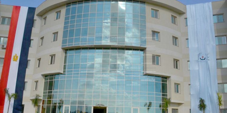 رئيس جامعة السويس: تبادل طلابي افتراضي بين تمريض القناة ونظرائهم بجامعة تكساس