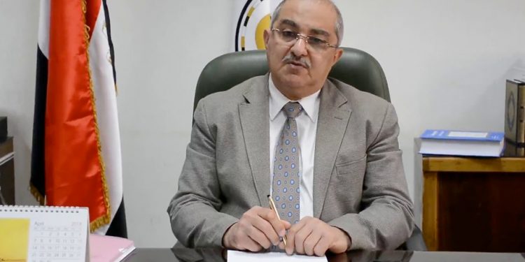 رئيس جامعة أسيوط يقرر تخفيض حضور العاملين إلى 25 %