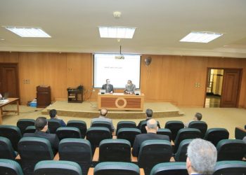 جامعة كفر الشيخ: تقليل أعداد الطلاب بالمدرجات وتطبيق التعليم الهجين